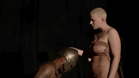 Fais jouir ta déesse - Riley Nixon prend une grosse bite à la manière de Game of Thrones